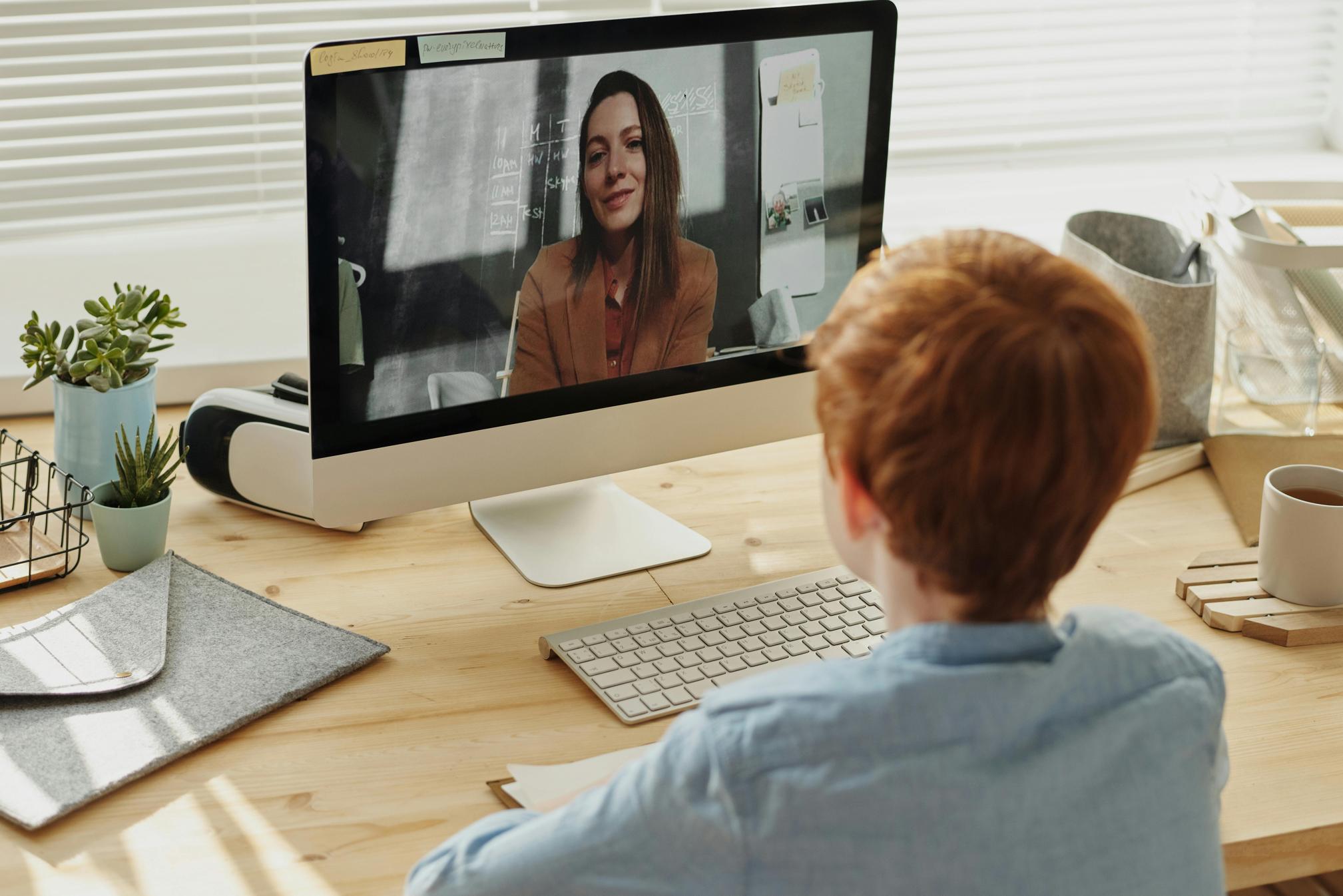 cómo arreglar la pantalla del monitor desde el espejo en Mac